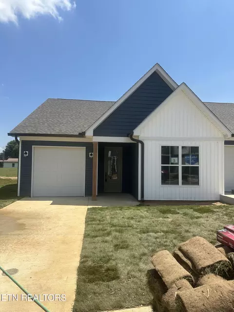 1810 Lateglow Way, Knoxville, TN 37931