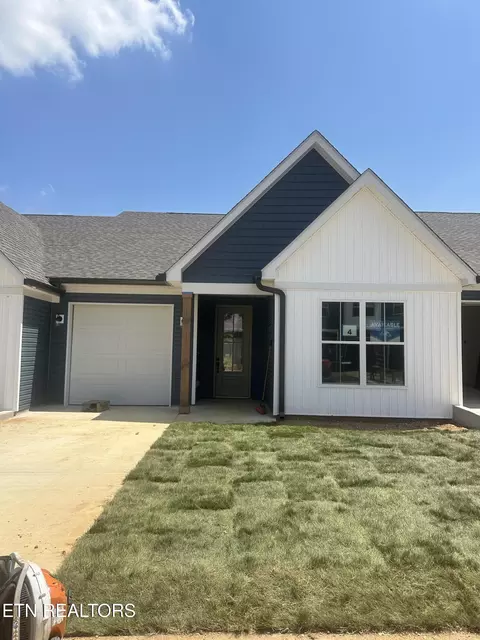 1808 Lateglow Way, Knoxville, TN 37931
