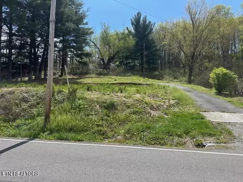 6000 Dr Thomas Walker Rd, Rose Hill, VA 24281