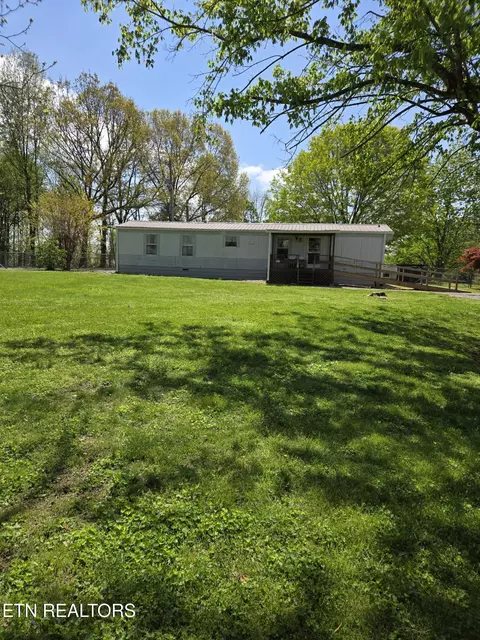 331 Community Dr, Madisonville, TN 37354
