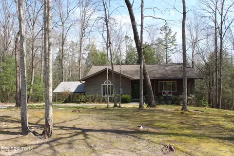 205 Maggie Valley Dr, Jamestown, TN 38556