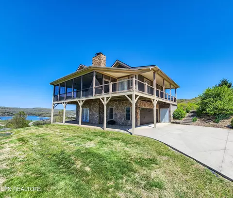 896 Garfield Ln, Sharps Chapel, TN 37866