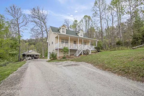 211 Peanut Ln, New Tazewell, TN 37825