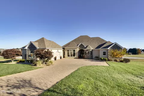 524 Rarity Bay Pkwy, Vonore, TN 37885