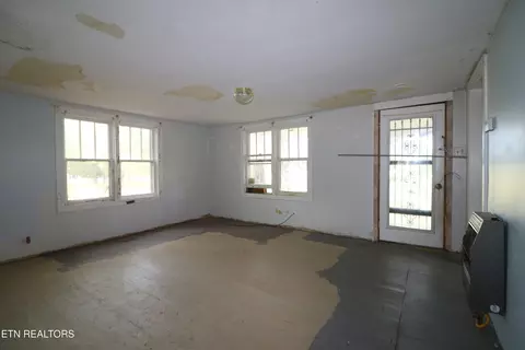 Undisclosed, Oneida, TN 37841 photo 36