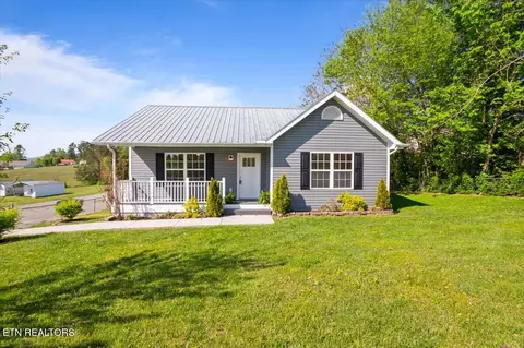 108 Stout Ln, Jacksboro, TN 37757
