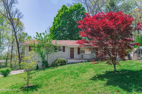 1731 Woodhaven Dr, Knoxville, TN 37914