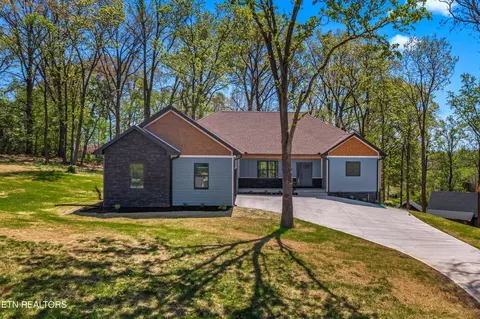 322 Fairway Dr, Dandridge, TN 37725