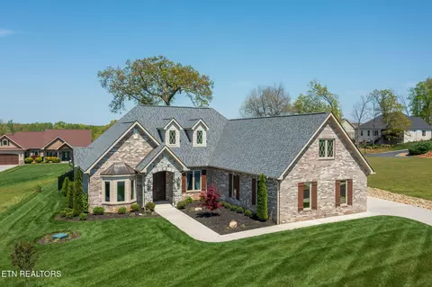 135 Hiwonihi Tr, Vonore, TN 37885