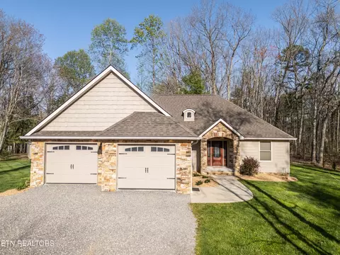 84 Lollar Dr, Monterey, TN 38574