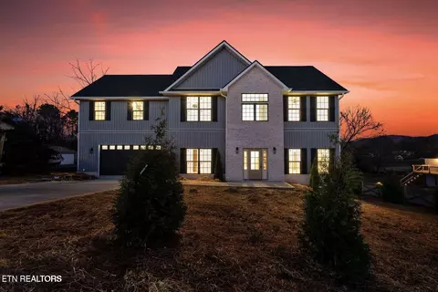 3214 Nickle Point Dr, Maryville, TN 37803