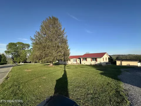 356 Redbird Cir, Cumberland Gap, TN 37724