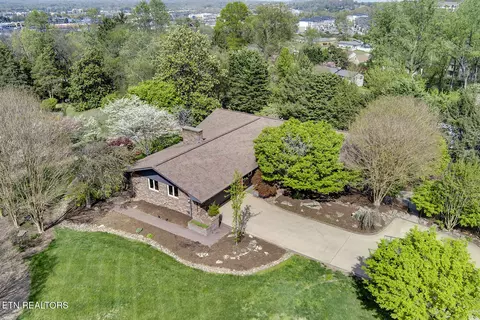 216 S Sevenoaks Dr, Knoxville, TN 37922