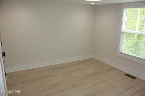 Bedroom - 8266 Brickyard Rd, Powell, TN 37849 photo 1 of 7
