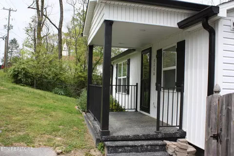 Exterior - 8266 Brickyard Rd, Powell, TN 37849 photo 1 of 6
