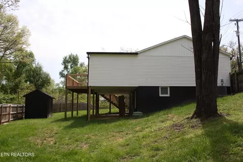 Exterior - 8266 Brickyard Rd, Powell, TN 37849 photo 2 of 6