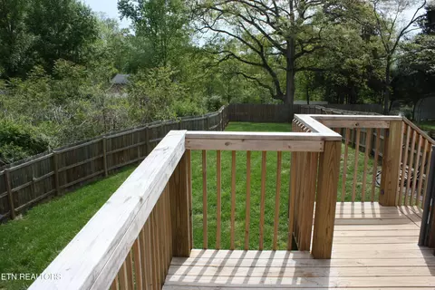 Exterior - 8266 Brickyard Rd, Powell, TN 37849 photo 4 of 6