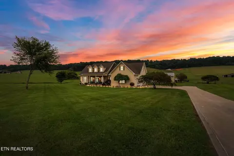 17340 Pond Creek Rd, Philadelphia, TN 37846