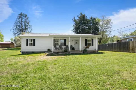 176 Cherokee Tr, Jacksboro, TN 37757