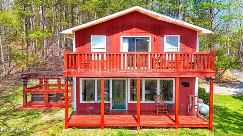 3755 Warden Branch Ln, Gatlinburg, TN 37738