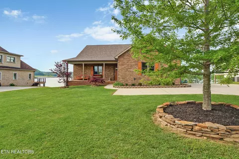 514 Emory River Rd, Harriman, TN 37748