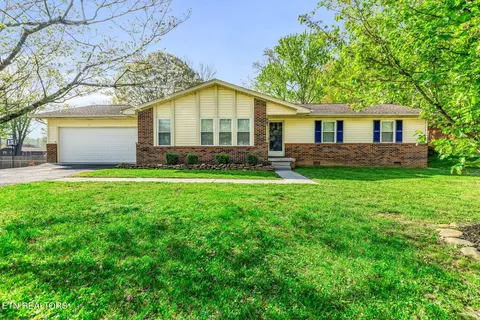 107 Edmonds Dr, Oliver Springs, TN 37840