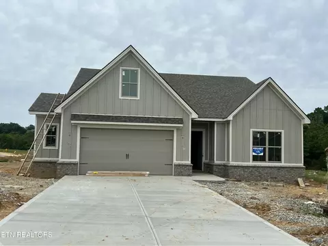 188 Sunflower St, Lenoir City, TN 37772