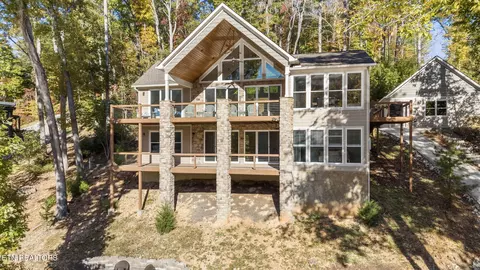 336 Schulte Ln, Jacksboro, TN 37757