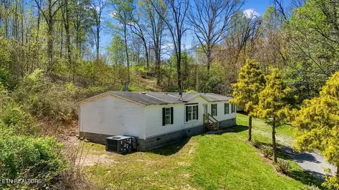 1161 Essary Rd, Tazewell, TN 37879