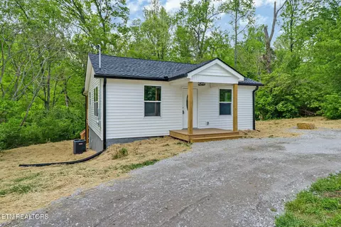 129 Dogwood Ct, Harriman, TN 37748