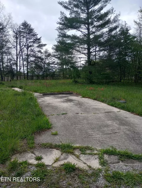 717 Sequoia Cir Off Dr, Crossville, TN 38572