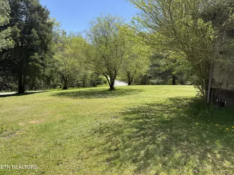 Exterior - 3435 Glendale Rd, Bybee, TN 37713 photo 4 of 13