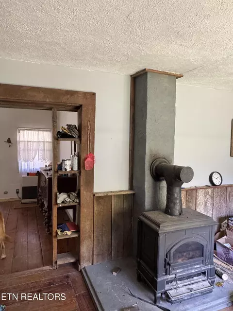 Entry Way - 3435 Glendale Rd, Bybee, TN 37713 photo 1 of 1
