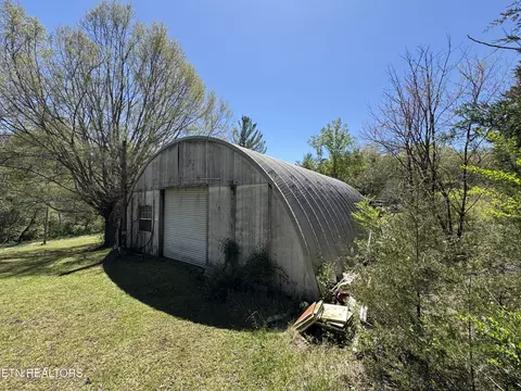Exterior - 3435 Glendale Rd, Bybee, TN 37713 photo 8 of 13