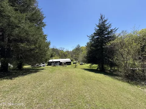 Exterior - 3435 Glendale Rd, Bybee, TN 37713 photo 2 of 13