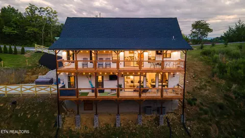 790 Pleasure Rd, Sevierville, TN 37876