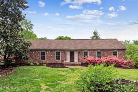 9512 Middleground Ln, Knoxville, TN 37923