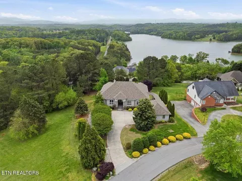 130 Pointe Summit Dr, Greenback, TN 37742 photo 5