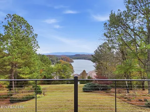 130 Pointe Summit Dr, Greenback, TN 37742 photo 3