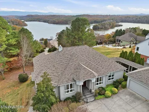130 Pointe Summit Dr, Greenback, TN 37742