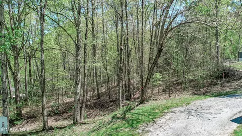 1776 Bullard Dr, Newport, TN 37821