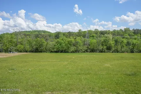 326 Roddy Branch Rd, Rockford, TN 37853