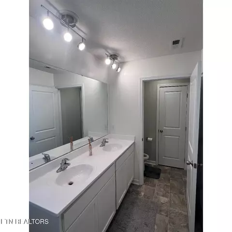Bath - 128 Waverly, Talbott, TN 37877 photo 5 of 6