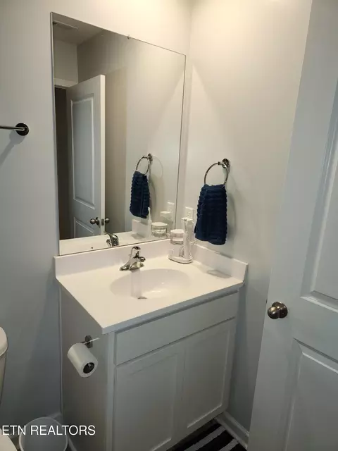 Bath - 128 Waverly, Talbott, TN 37877 photo 3 of 6
