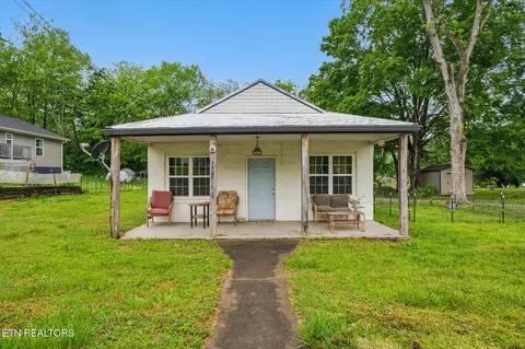 1505 Palos St, Athens, TN 37303