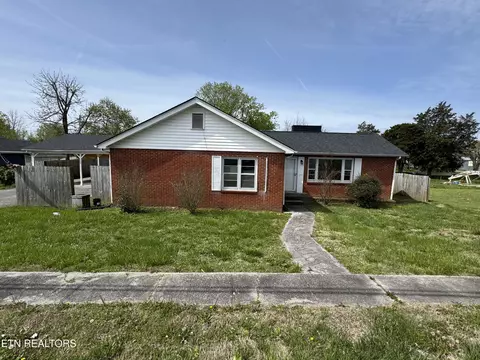 105 Davis Dr, New Tazewell, TN 37825