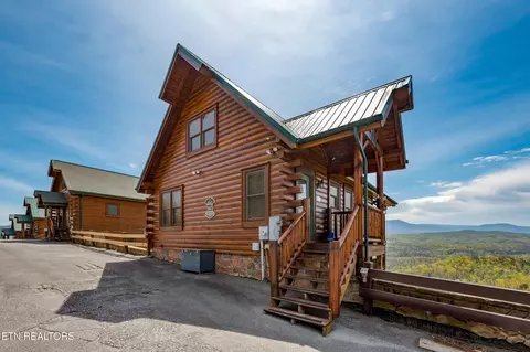 2507 Look Afar View Dr, Sevierville, TN 37876