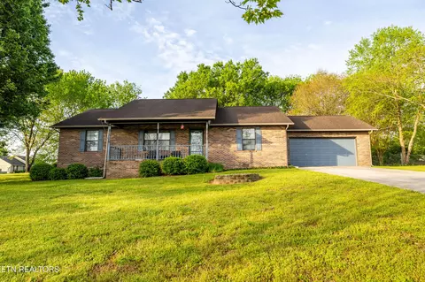 5701 Quail Run Dr, Maryville, TN 37804