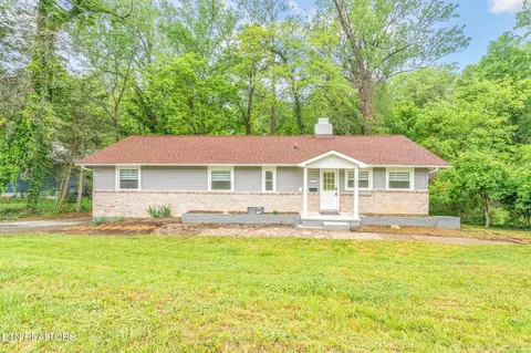 641 Pennsylvania Ave, Oak Ridge, TN 37830