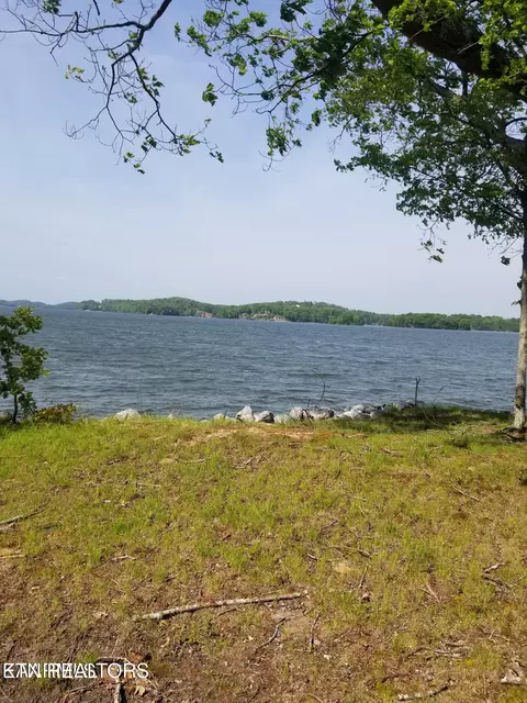 Edge Lake Drive, Kingston, TN 37763